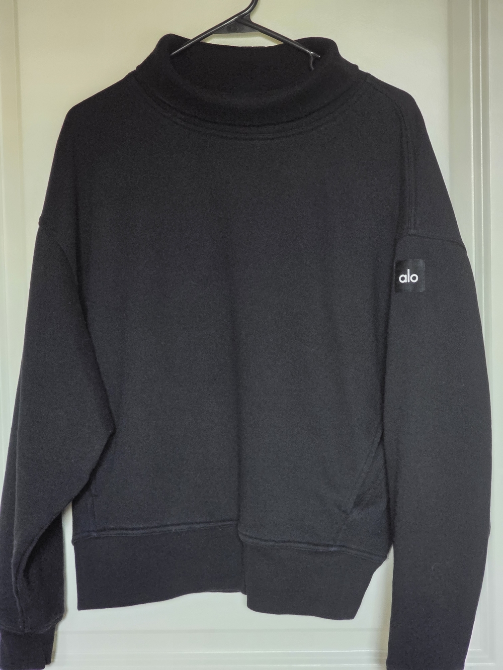 Alo Black Pullover Sweatshirt